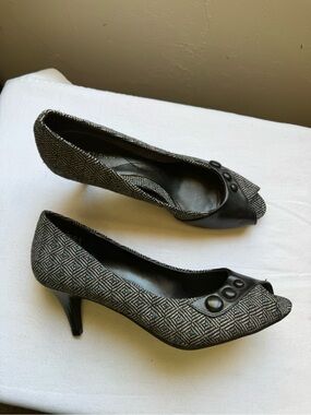 Y2K Rare Predictions Geometric Peep-toe heels Size 8